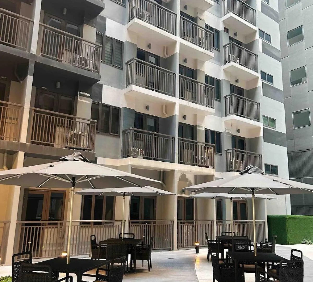 Apartmanhotel Divine'S Stay - S Residences 2Br Unit, Bldg 1 Near Moa